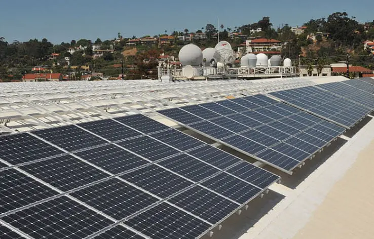 U.S. Army advances its Net Zero program by testing solar power in war zones