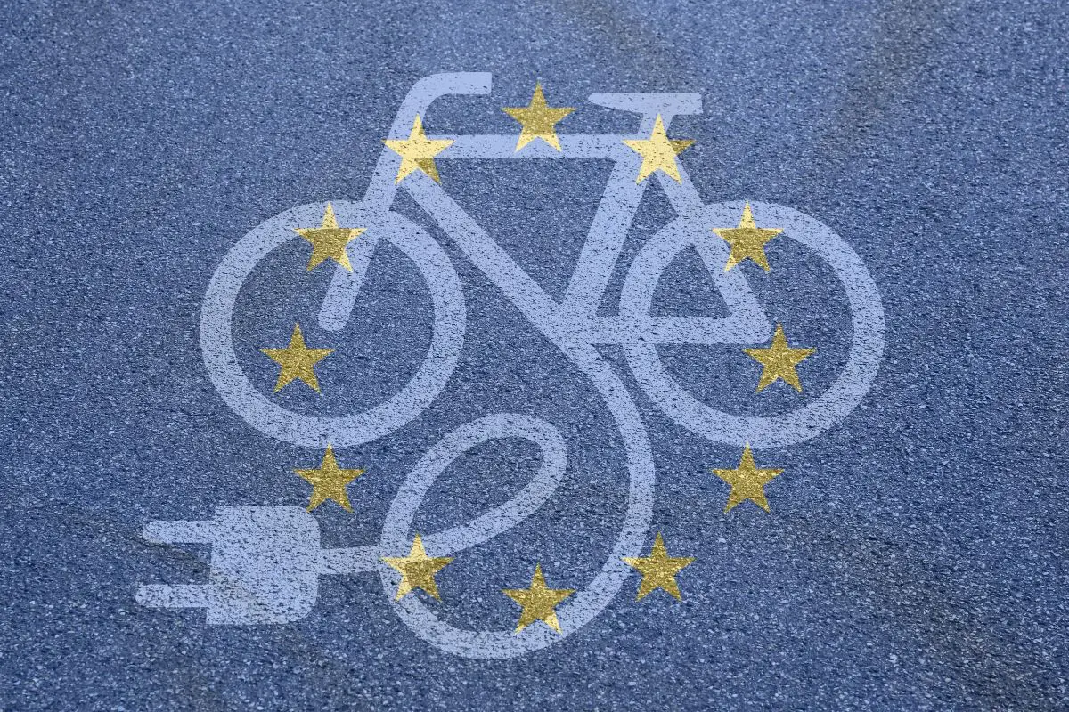 Hydrogen bikes - eBike charging - EU Flag