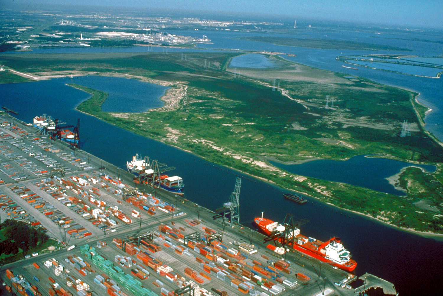 Houston Ship Channel - News of Hydrogen Refueling in the Port of Houston